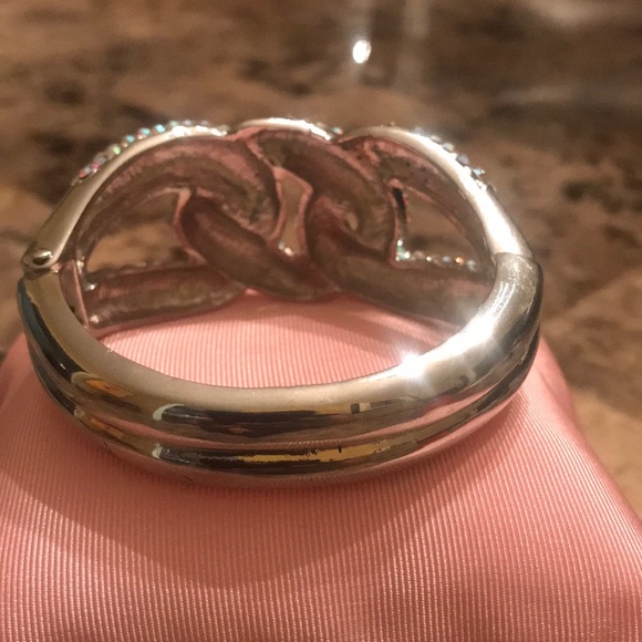 NWOT bling bracelet - Picture 2 of 2